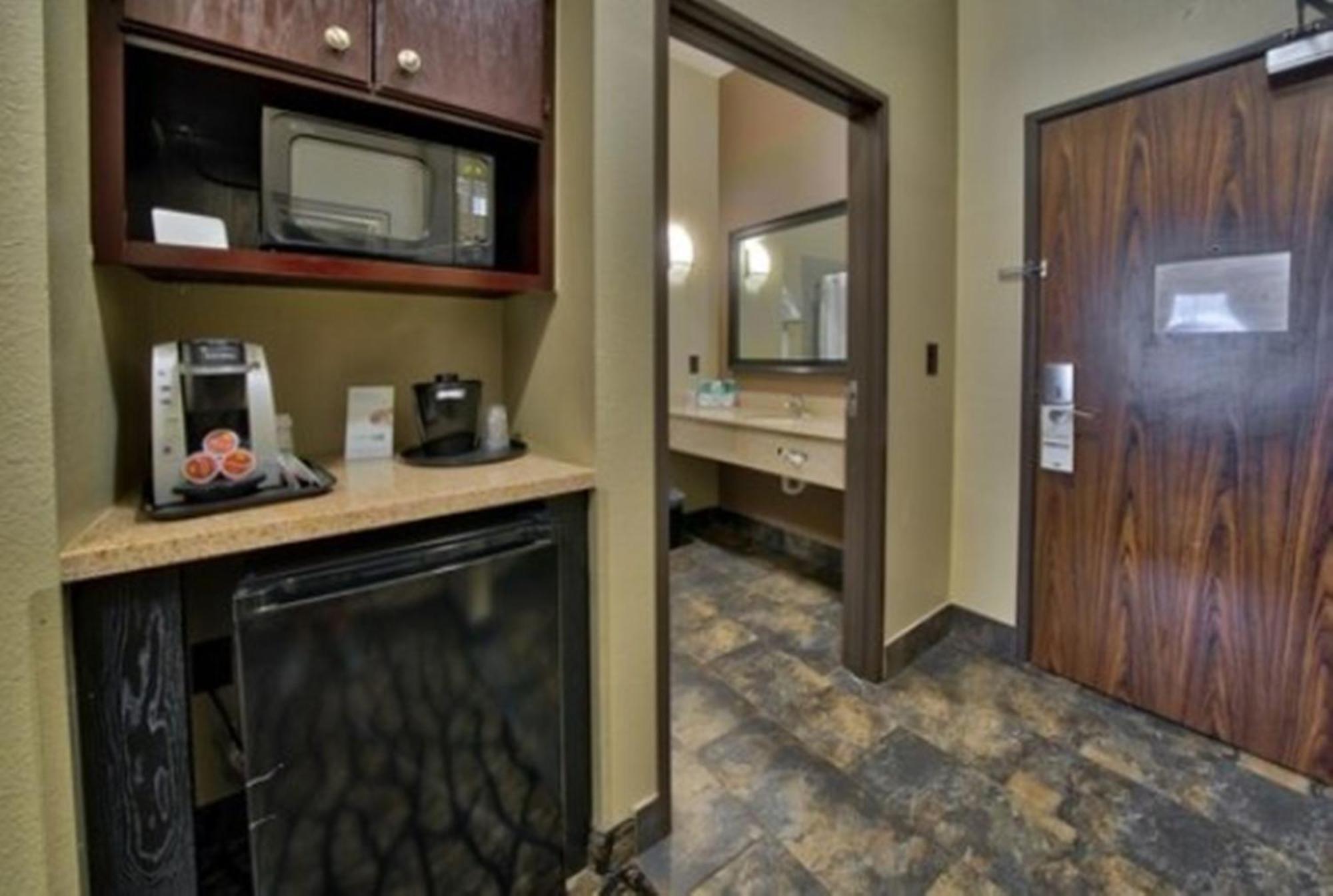 Holiday Inn Express And Suites Lubbock South By Ihg Номер фото